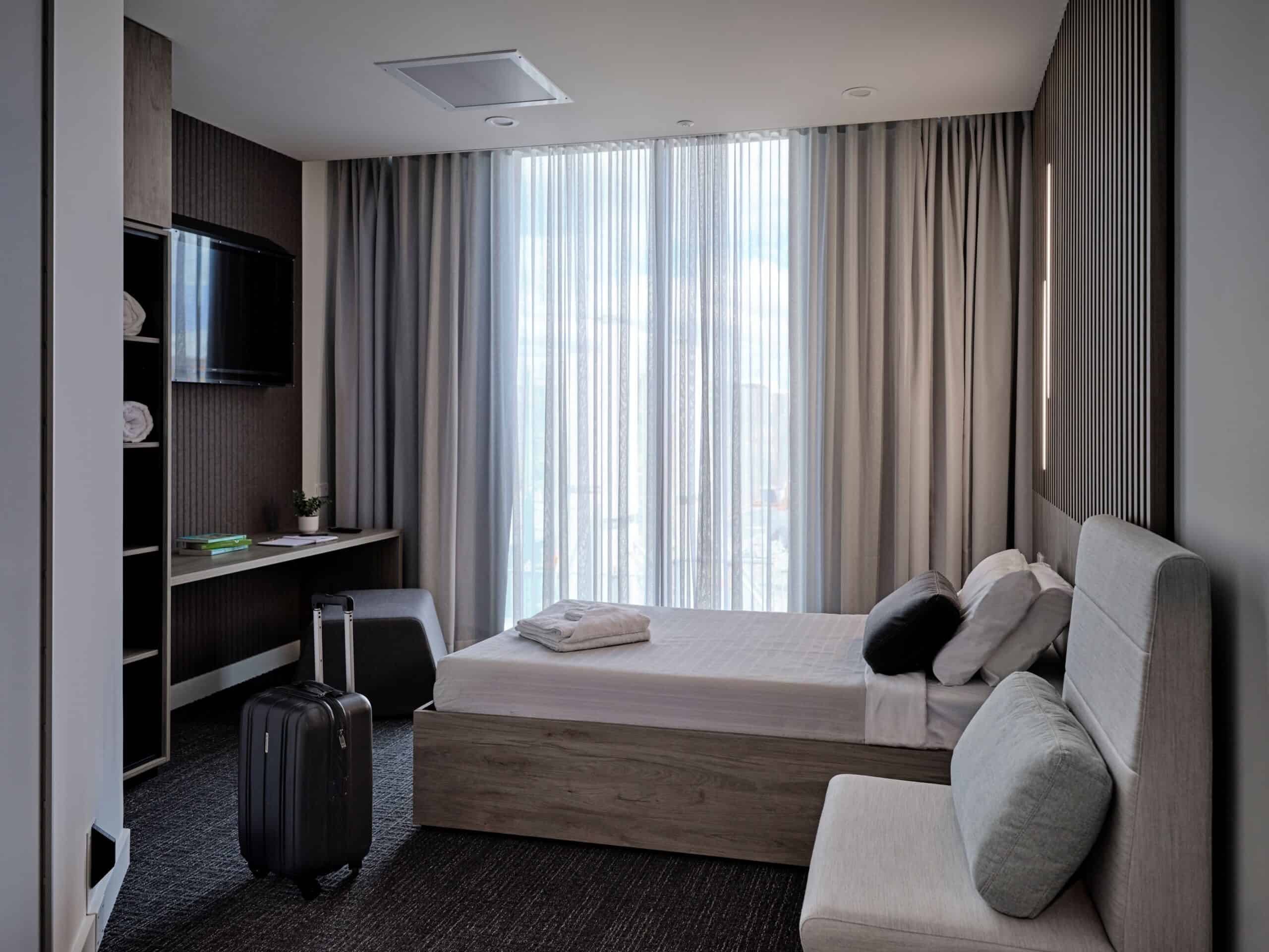 An image of Melbourne mental health hospital private room and ensuite at Fullarton Clinic